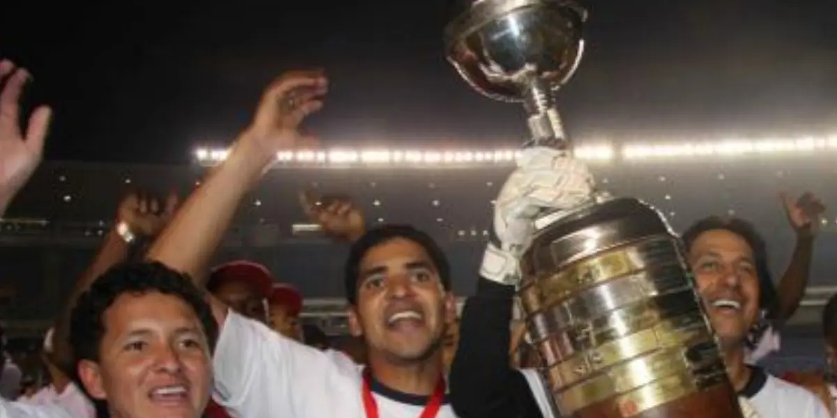 Renán Calle campeón de la Copa Libertadores 2008 / Foto tomada de: API